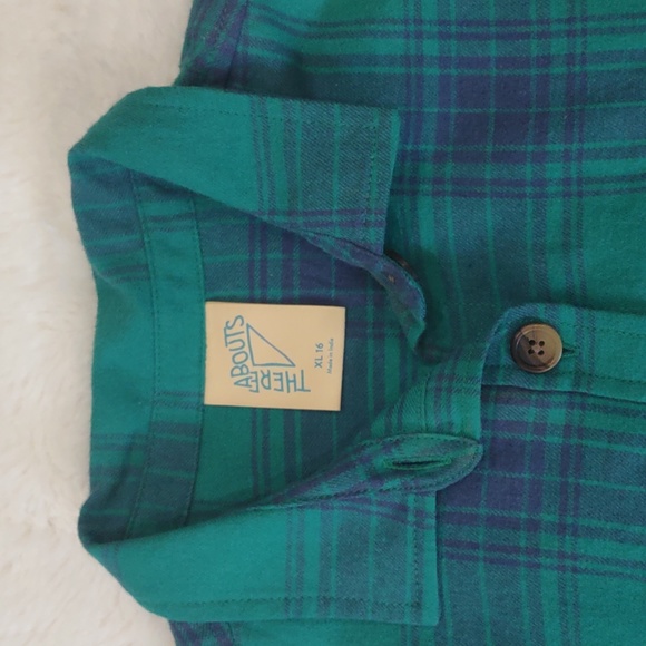 THERE ABOUTS FLANNEL SHACKET - Picture 4 of 15